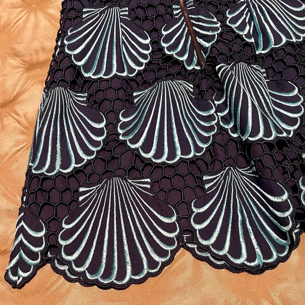 🐚Lilly Pulitzer Delia Shift Dress In Jumbo Sea Eyelet Pattern - Size 4 - NWT🐚 - Picture 4 of 7